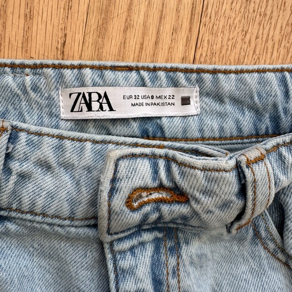 Women’s/Teen Zara Light-wash Jeans - Picture 2 of 4